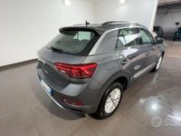 Usata VW T-Roc Life 149 CV (109 kW) 2022 Grigio SUV