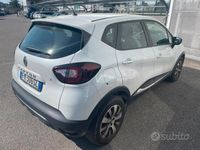Usata Renault Captur Zen 90 CV (66 kW) 2017 Bianco SUV