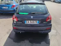 Usata Peugeot 206 60 CV (44 kW) 2010 Viola Berlina