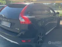 Usata Volvo XC60 Drive Kinetic 163 CV (119 kW) 2012 Nero SUV