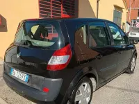 Usata Renault Scénic 111 CV (81 kW) 2006 Monovolume