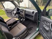 Usata Suzuki Jimny 85 CV (62 kW) 2012 Verde SUV