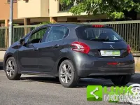 Usata Peugeot 208 Allure 82 CV (60 kW) 2014 Grigio scuro Utilitaria