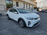 Usata Kia Stonic Style 82 CV (60 kW) 2022 Bianco SUV