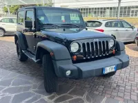 Usata Jeep Wrangler Sahara 200 CV (147 kW) 2012 Nero SUV