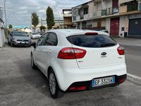 Usata Kia Rio EX 75 CV (55 kW) 2013 Bianco Berlina