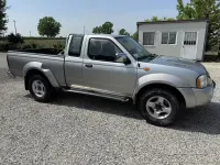 Usata Nissan Navara 133 CV (97 kW) 2003 Grigio Pick-up