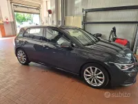 Usata VW Golf VIII 150 CV (110 kW) 2021 Berlina