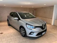 Usata Renault Clio Zen 140 CV (102 kW) 2020 Grigio chiaro