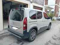 Begagnad Peugeot Rifter 131 HK (96 kW) 2022 Grå Minibuss