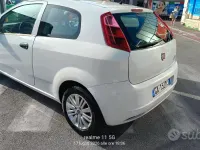 Usata Fiat Grande Punto 69 CV (50 kW) 2012 Bianco Utilitaria
