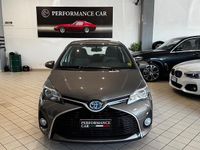 Usata Toyota Yaris Hybrid Active 73 CV (53 kW) 2016 Marrone Berlina