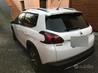 Usata Peugeot 2008 99 CV (72 kW) 2017 Bianco SUV