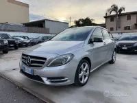 Usata Mercedes B180 Premium 109 CV (80 kW) 2012 Grigio Monovolume