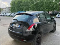 Usata Lancia Ypsilon Gold 80 CV (58 kW) 2017 Nero Utilitaria