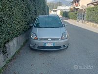 Gebraucht Ford Fiesta 75 PS (55 kW) 2007 Grau Kleinwagen
