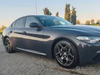 Usata Alfa Romeo Giulia Executive 160 CV (117 kW) 2019 Bluazzurro Berlina
