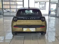Novo Lancia Ypsilon 110 HP (80 kW) 2026 Dourado Citadino