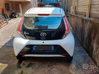 Usata Toyota Aygo Business Edition 69 CV (50 kW) 2018 Bianco Utilitaria
