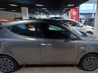 Usata Lancia Ypsilon Gold 69 CV (50 kW) 2022 Grigio Utilitaria