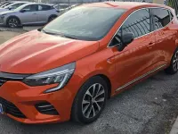 Usata Renault Clio V Techno 101 CV (74 kW) 2023 Arancione Berlina