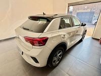 Usata VW T-Roc R-line 110 CV (80 kW) 2023 Beige SUV