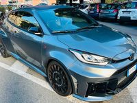 Usata Toyota Yaris 280 CV (205 kW) 2025 Grigio Utilitaria
