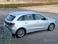 Usata Mercedes B180 116 CV (85 kW) 2020 Grigio Utilitaria