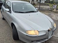 Usata Alfa Romeo 147 115 CV (84 kW) 2004 Grigio Utilitaria