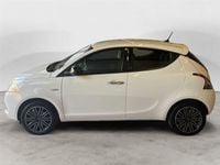 Usata Lancia Ypsilon Silver 71 CV (52 kW) 2021 Bianco Utilitaria