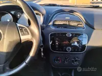 Usata Fiat Punto 65 CV (47 kW) 2016 Bianco Utilitaria