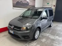 Usata VW Caddy 102 CV (75 kW) 2018 Grigio scuro Monovolume