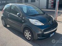 Usata Peugeot 107 68 CV (50 kW) 2009 Grigio Utilitaria