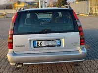 Usata Volvo V70 140 CV (102 kW) 2000 Argento Station wagon