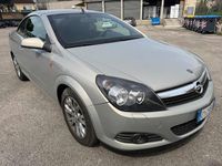 Usata Opel Astra Cabriolet Cosmo 115 CV (84 kW) 2009 Grigio Cabrio