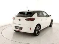 Usata Opel Corsa-e Design & Tech 56 kW (77 CV) 2023 Arktis white Utilitaria