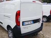 Begagnad Fiat Doblò 95 HK (69 kW) 2017 Vit Minibuss