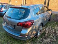 Usata Opel Astra Cosmo 110 CV (80 kW) 2012 Grigio Station wagon