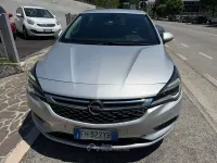 Usata Opel Astra Innovation 160 CV (117 kW) 2017 Argento Berlina