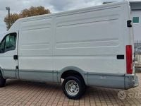 Usata Iveco Daily 106 CV (77 kW) 2001 Bianco Berlina