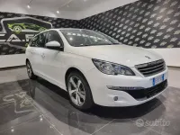 Usado Peugeot 308 100 CV (73 kW) 2016 Blanco Familiar