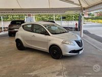 Usata Lancia Ypsilon S 95 CV (69 kW) 2015 Argento Utilitaria