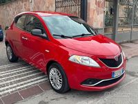 Usata Lancia Ypsilon Platinum 69 CV (50 kW) 2016 Rosso Utilitaria