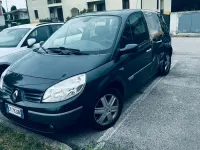 Usata Renault Scénic II 111 CV (81 kW) 2006 Nero Monovolume