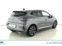 Usado Renault Clio V Techno 91 HP (66 kW) 2025 Cinzento Sedan