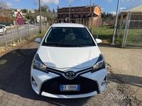 Usata Toyota Yaris Lounge 89 CV (65 kW) 2016 Beige Berlina