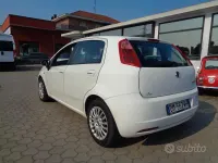 Usata Fiat Grande Punto Dynamic 75 CV (55 kW) 2008 Bianco Utilitaria