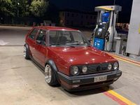 Begagnad VW Golf II 1986 Röd Halvkombi