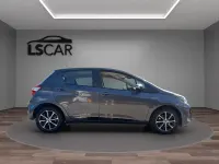 Usata Toyota Yaris Hybrid Active 73 CV (53 kW) 2018 Grigio Berlina