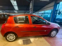 Usata Renault Clio II Dynamique 75 CV (55 kW) 2006 Arancione Berlina